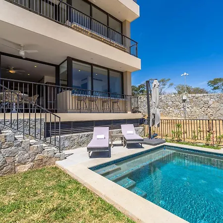Private And Heated Pool With Arch View New Condo!