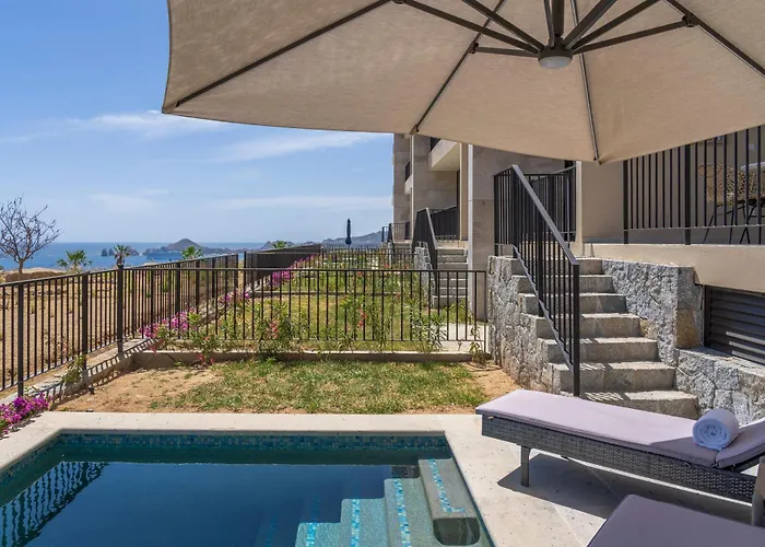 Apartment Private And Heated Pool With Arch View New Condo!