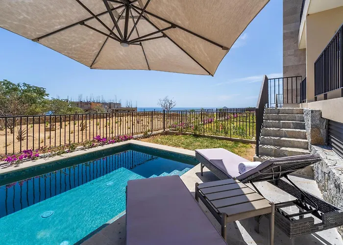 Apartment Private And Heated Pool With Arch View New Condo! *