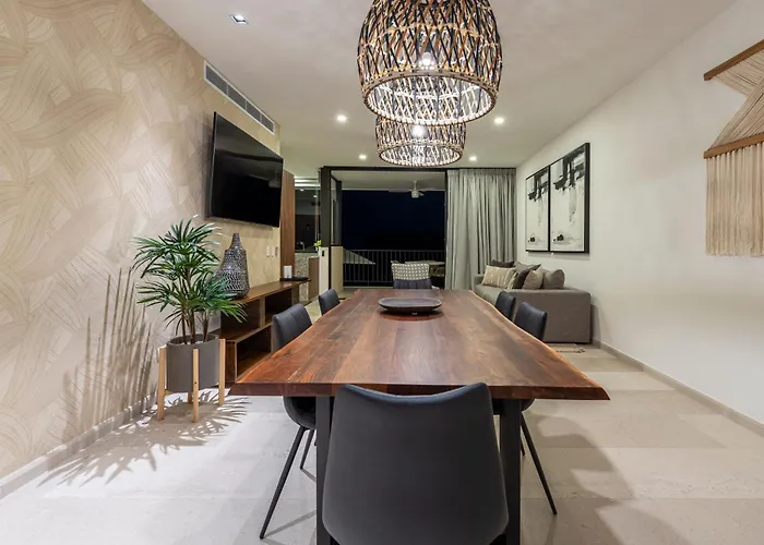Private And Heated Pool With Arch View New Condo!