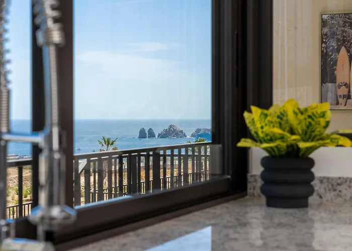 Private And Heated Pool With Arch View New Condo! Apartment