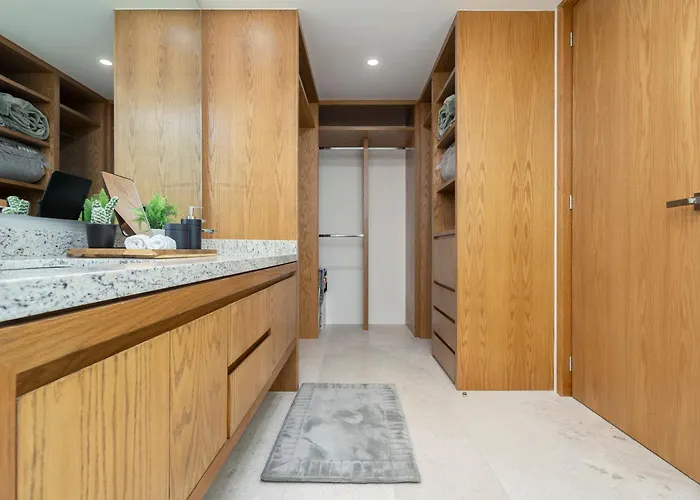 Private And Heated Pool With Arch View New Condo! Apartment *