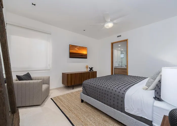 Private And Heated Pool With Arch View New Condo! Apartment *